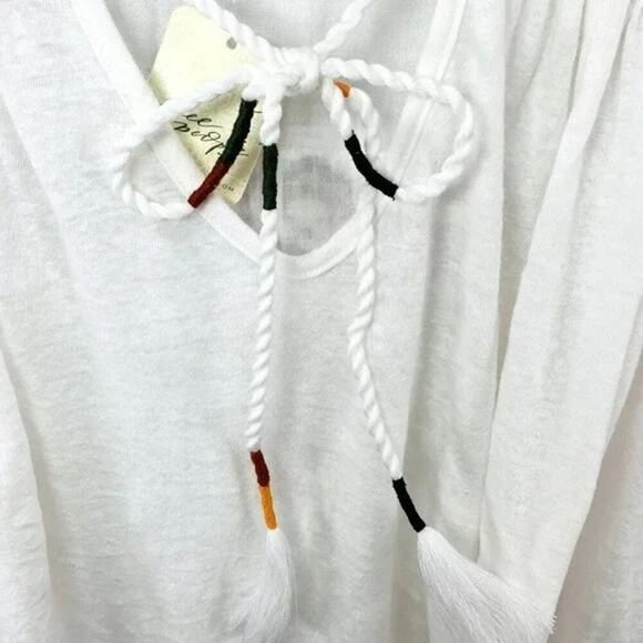 Free People NWT Women's Market Embroidery Trim Tassel Tie V-Neck Tee White Small - Picture 7 of 8